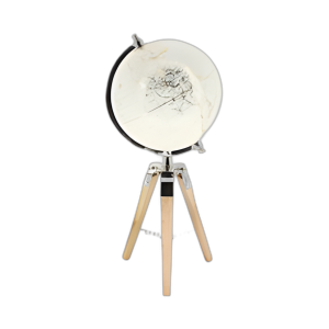 GLOBO DE 8´´ EN EL TRÍPODE