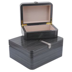 MADERA, S/2 7/9´´ CAJA CON MEDALLÓN, GRIS