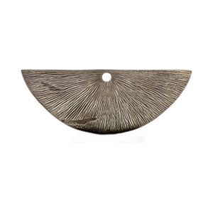 METAL, 11´´ , ESCULTURA CORRUGADA DE MEDIO CÍRCULO, MARFIL